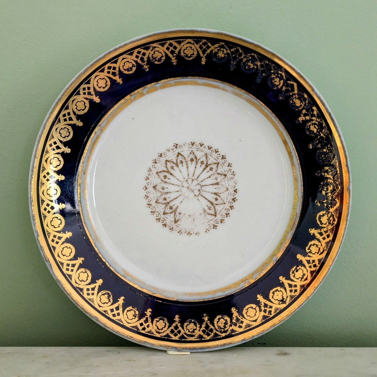 Darte Frères - Gothic Plate - Porcelaine Circa 1820