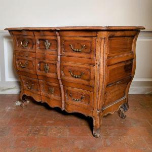 Bordeaux, époque Louis XV - commode à façade arbalète 