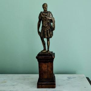 Italie, fin du XVIIIe S. - l'Empereur Auguste en pied - bronze Grand Tour