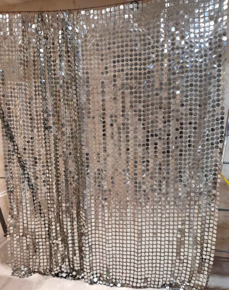 Paco Rabanne: Pair Of Space Curtains Made Of Plasticized Aluminum Discs.-photo-2