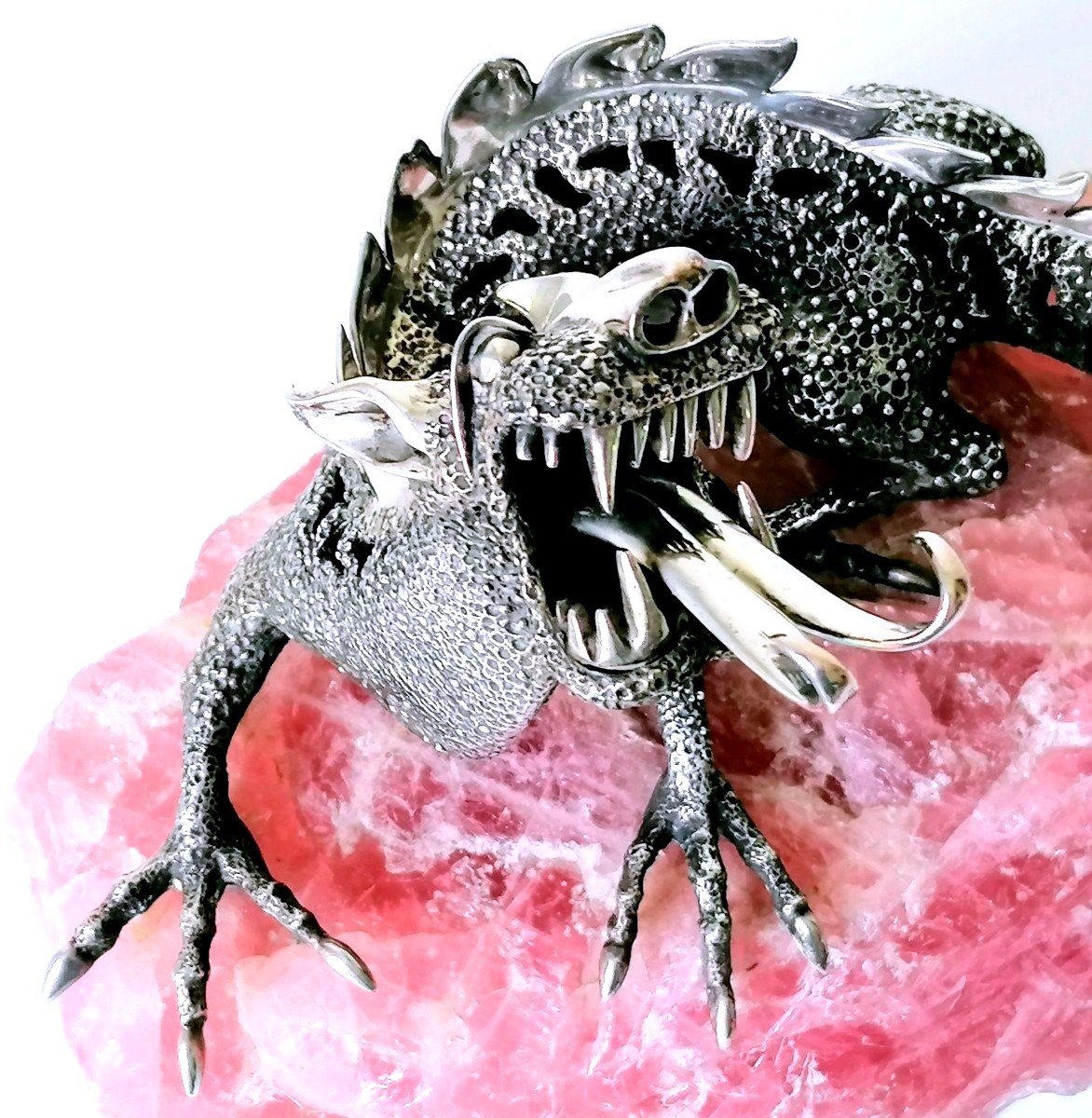 Dragon en argent massif sur un socle en quartz rose-photo-3