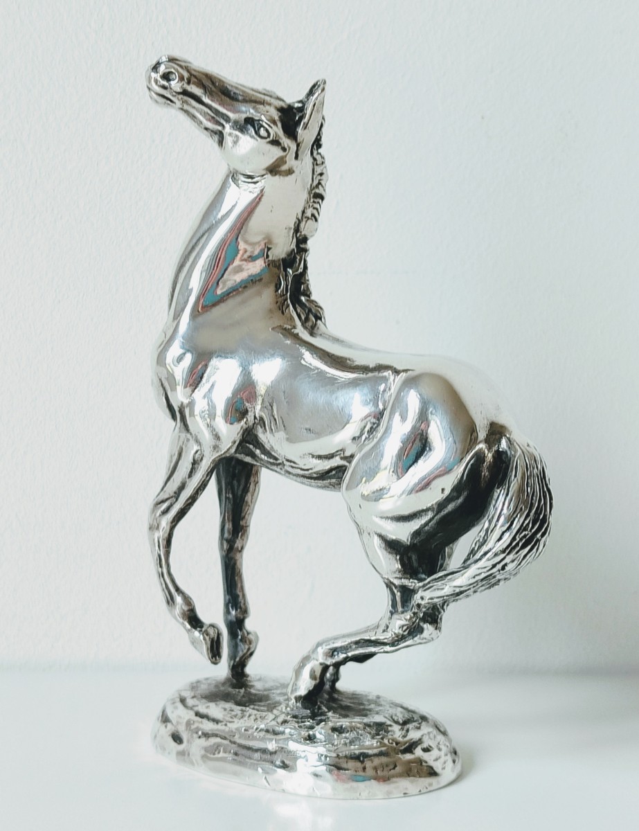 Cheval en argent massif 