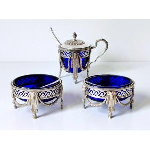  A Couple Of Salt Cellars With The Mustard Pot In Solid Silver 