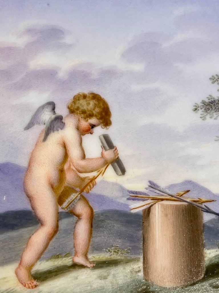 Assiette En Porcelaine De La Manufacture Royale de Vienne Du XIXe Siècle "cupidon"-photo-1