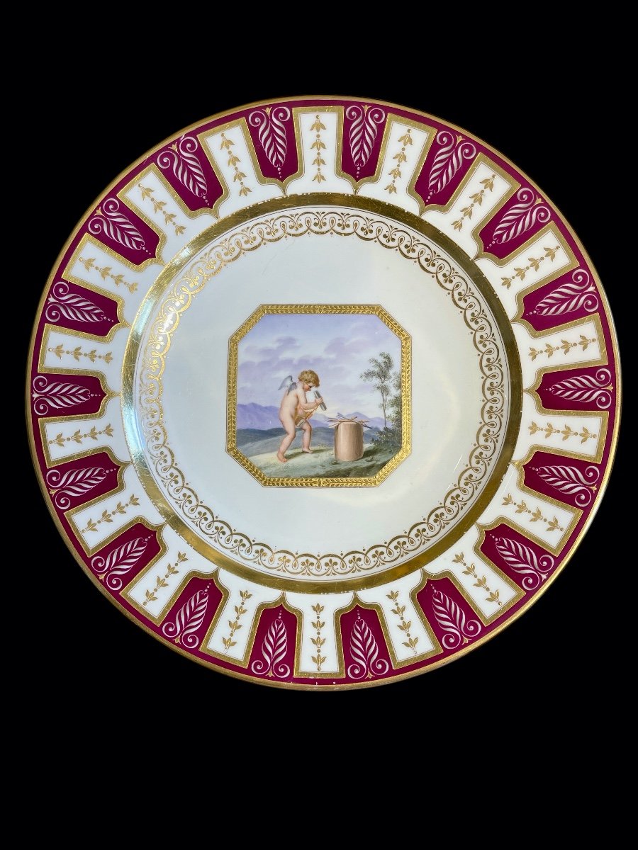 Assiette En Porcelaine De La Manufacture Royale de Vienne Du XIXe Siècle "cupidon"