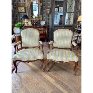 Pair Of Louis XV Period Flat Back Armchairs - 18th Century