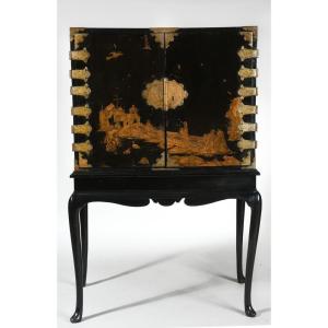 Lacquer Cabinet Ep.early 18th Century