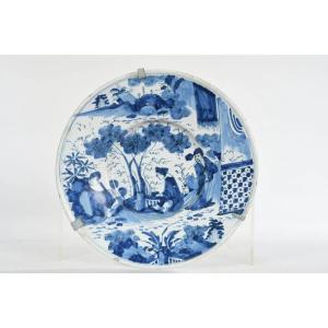 Delft Round Dish, Late Seventeenth