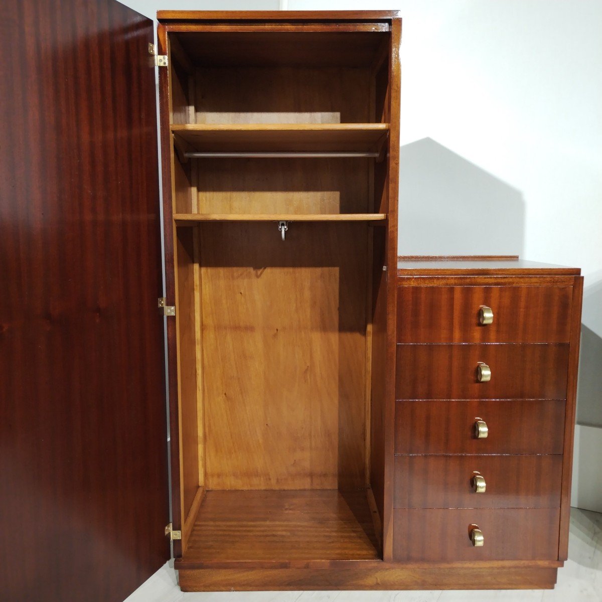 Art Deco Wardrobe -photo-1