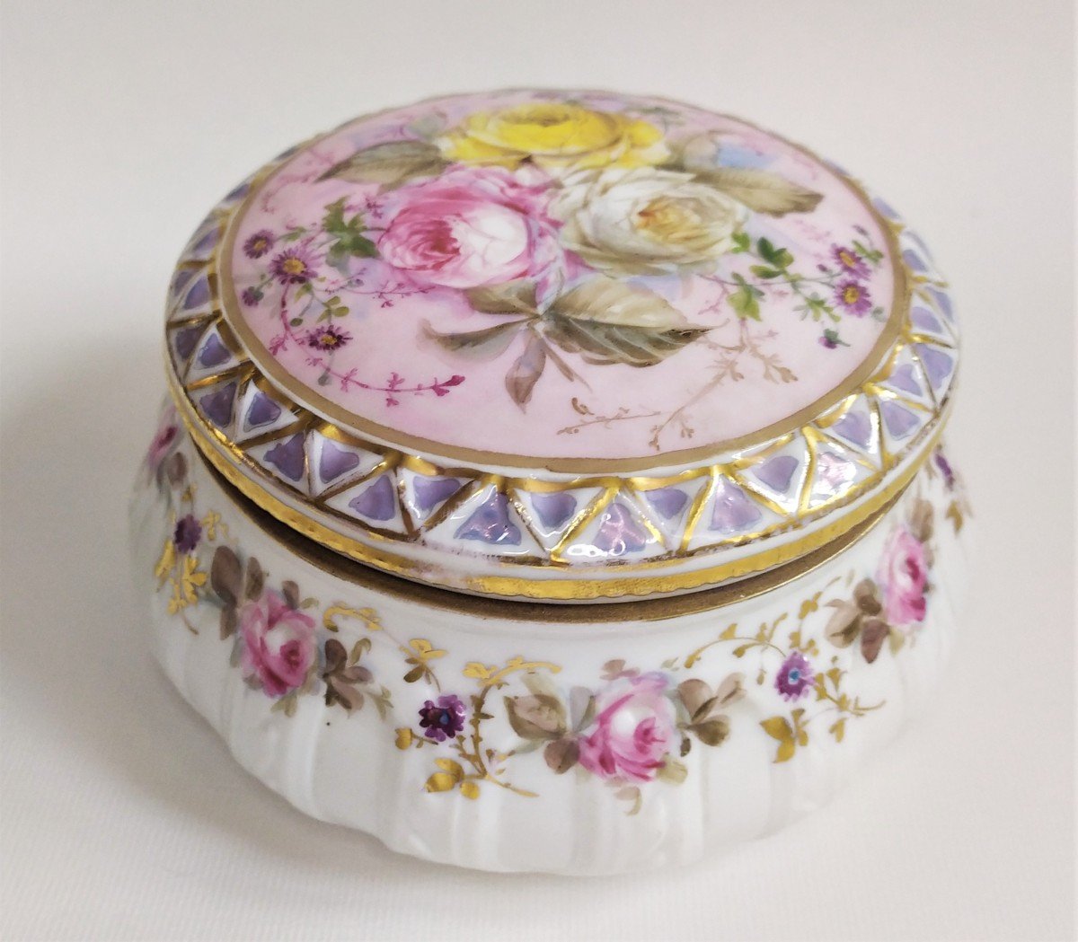  Hand Painted Porcelain Box From Volkstedt 19th C-photo-2