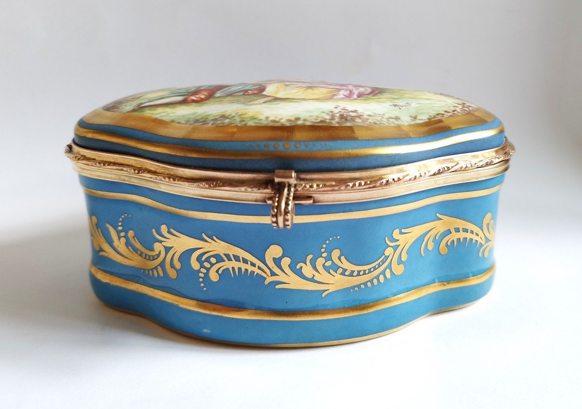 Hand Painted Porcelain Box 19th C-photo-1