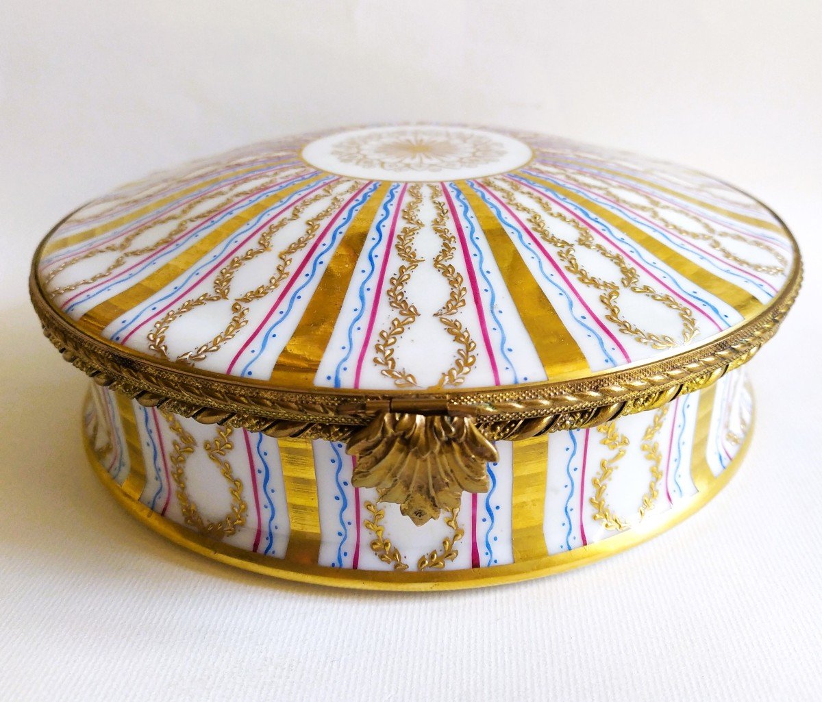 Le Tallec Large Hand Painted Porcelain Jewelry Box-photo-4