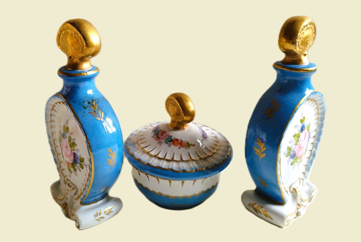 Deux Flacons à Parfum Et Poudrier Porcelaine  De Paris XIXème-photo-2