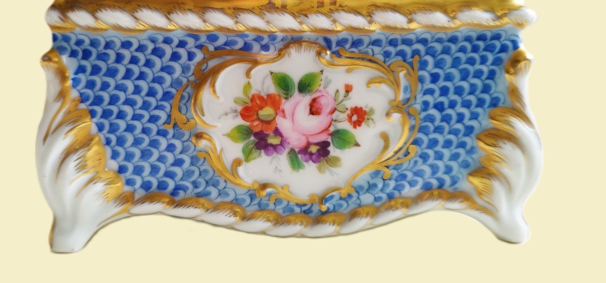 Hand Painted Porcelain  Jewellery Or Candy Box  19th C-photo-3