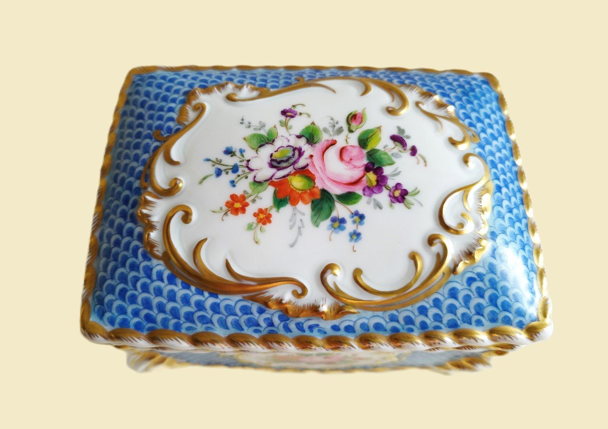 Hand Painted Porcelain  Jewellery Or Candy Box  19th C-photo-3