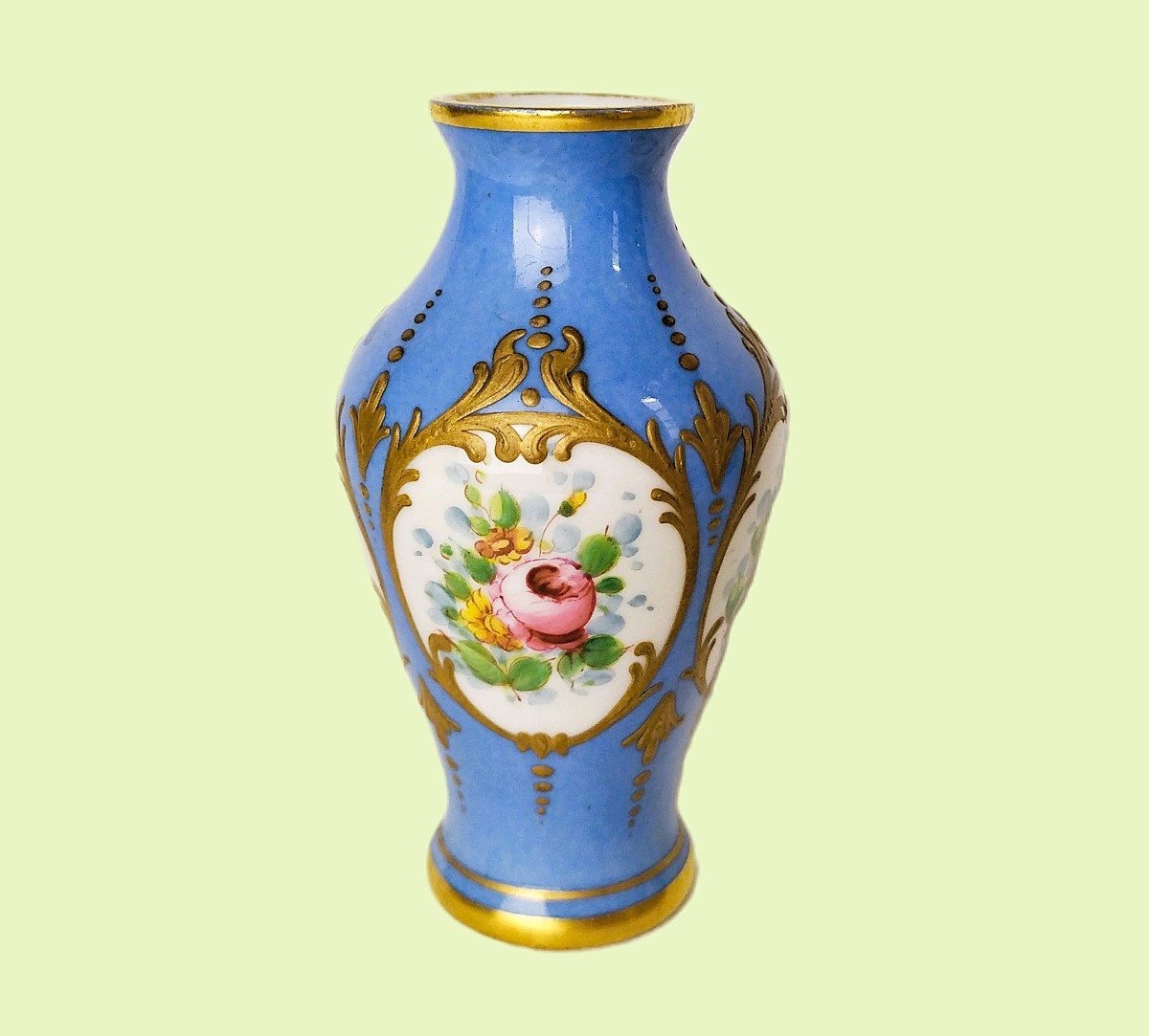 Hand Painted Small Vase In Paris Porcelain 19th Century Victorian Decor Roses 19th Century-photo-2