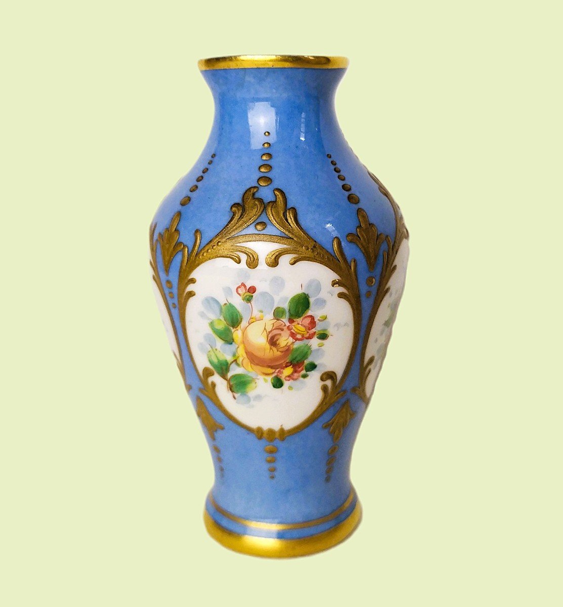 Hand Painted Small Vase In Paris Porcelain 19th Century Victorian Decor Roses 19th Century-photo-3