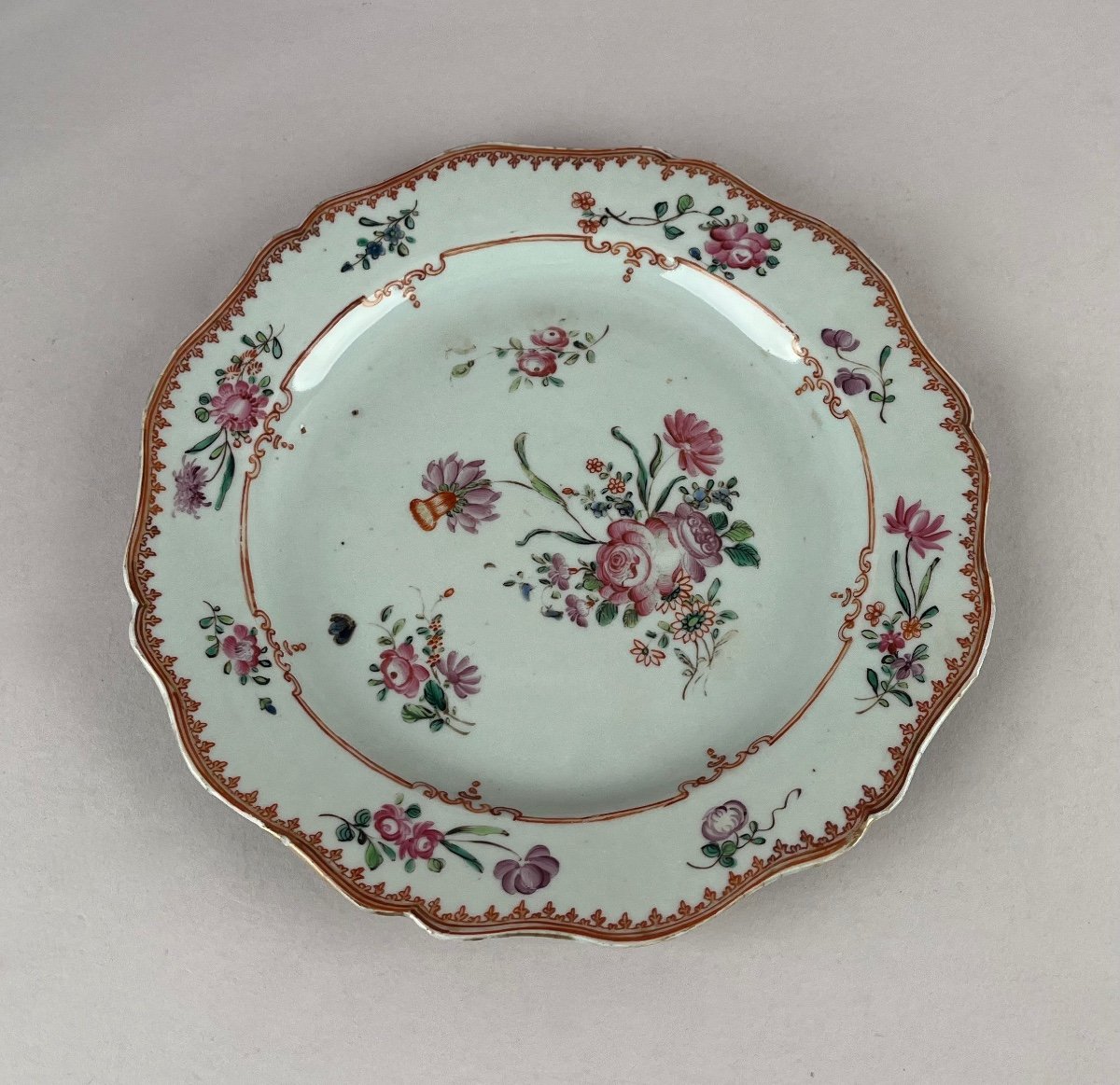 Plate Decorated With Flowers In Porcelain From The East India Company 18th Century-photo-4