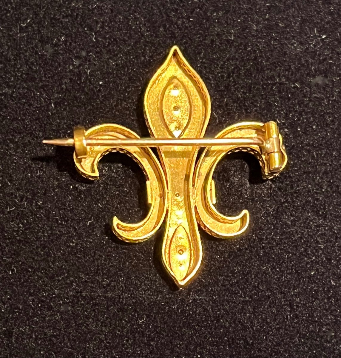 19th Century Gold And Pearl Fleur De Lys Brooch-photo-2