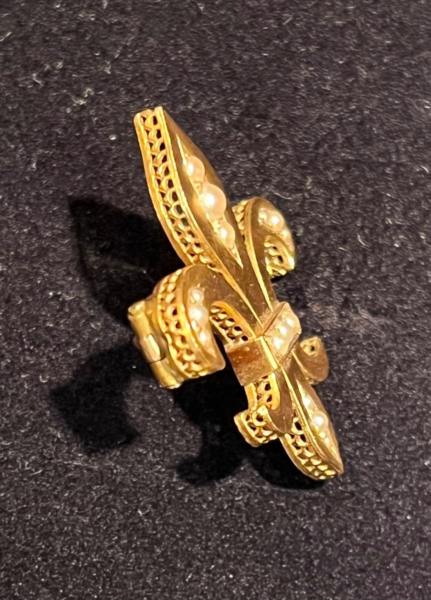 19th Century Gold And Pearl Fleur De Lys Brooch-photo-4