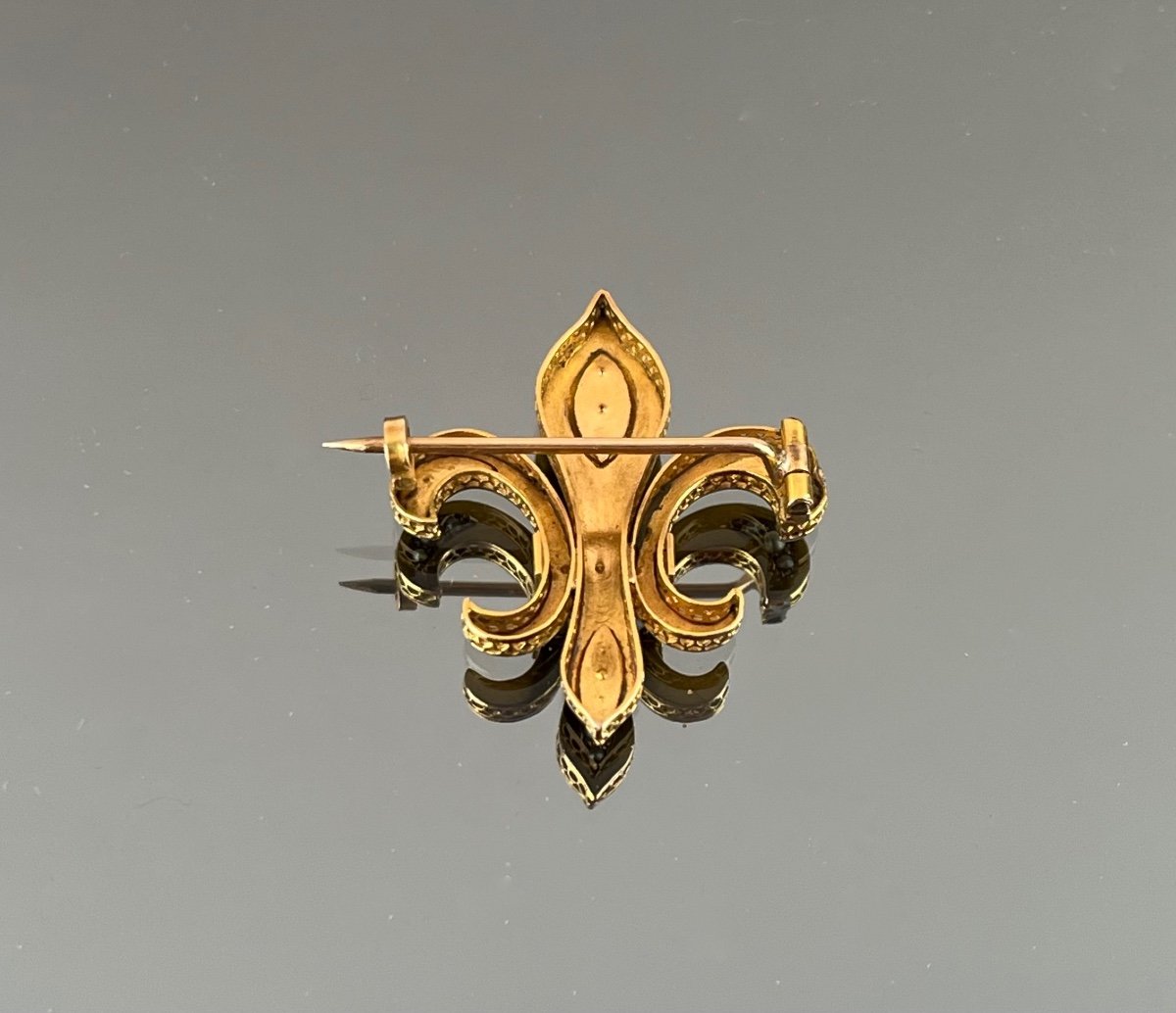 19th Century Gold And Pearl Fleur De Lys Brooch-photo-6