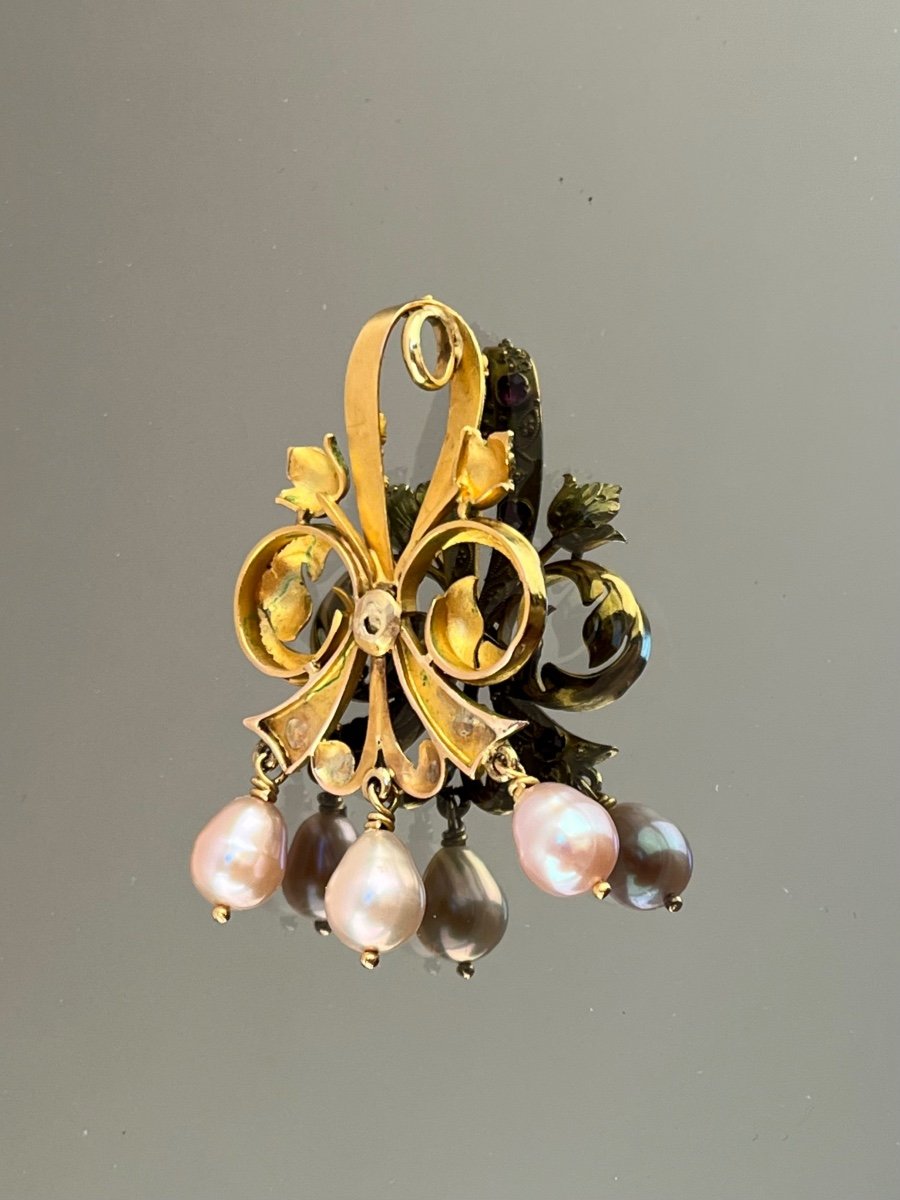 "fleur De Lys" Pendant In 750 Thousandths Gold, Rubies, Diamonds And Pear-shaped Pearls, 19th Century -photo-1