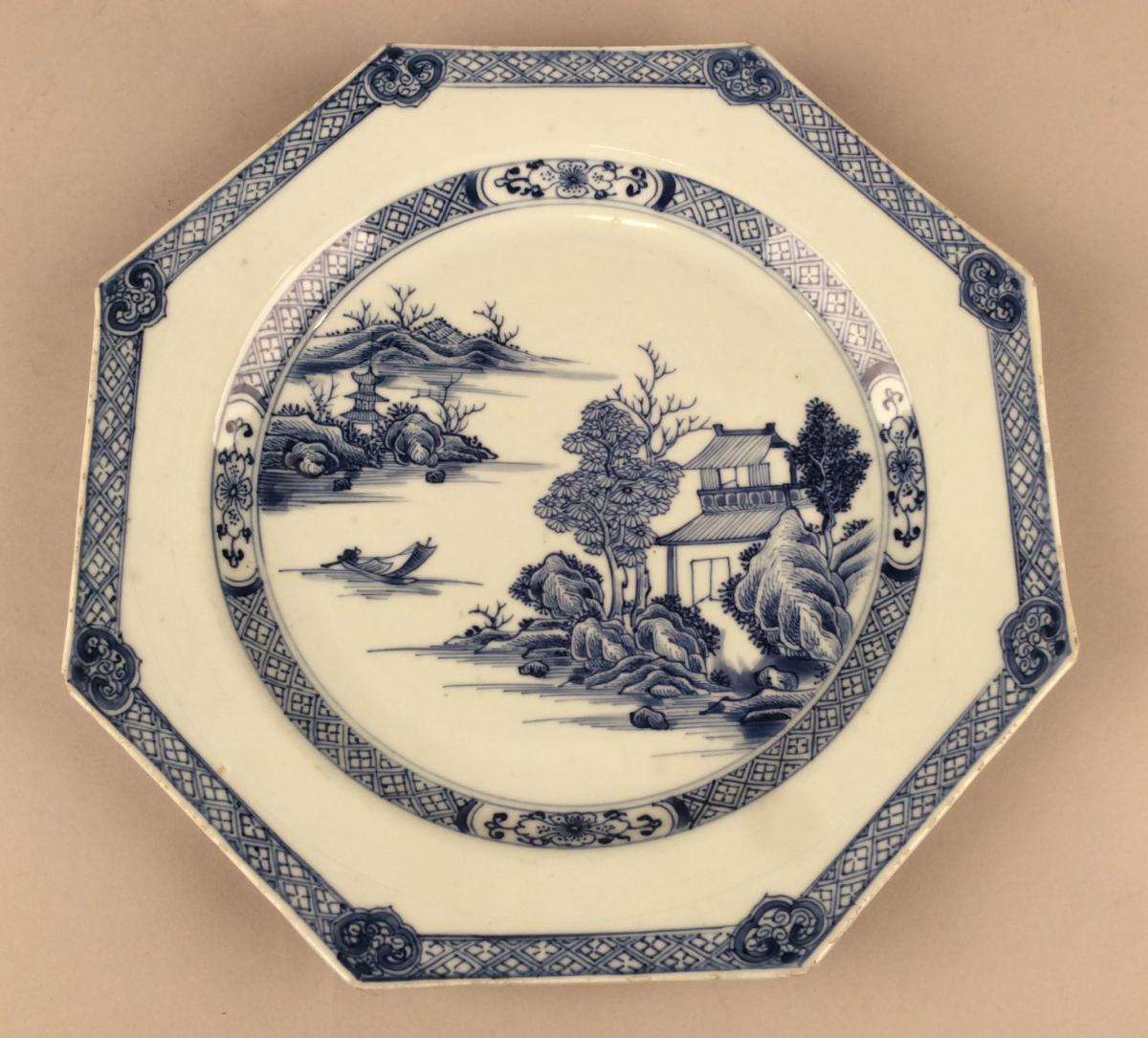 China, Qianlong Era. Octagonal Platter Porcelain Order.