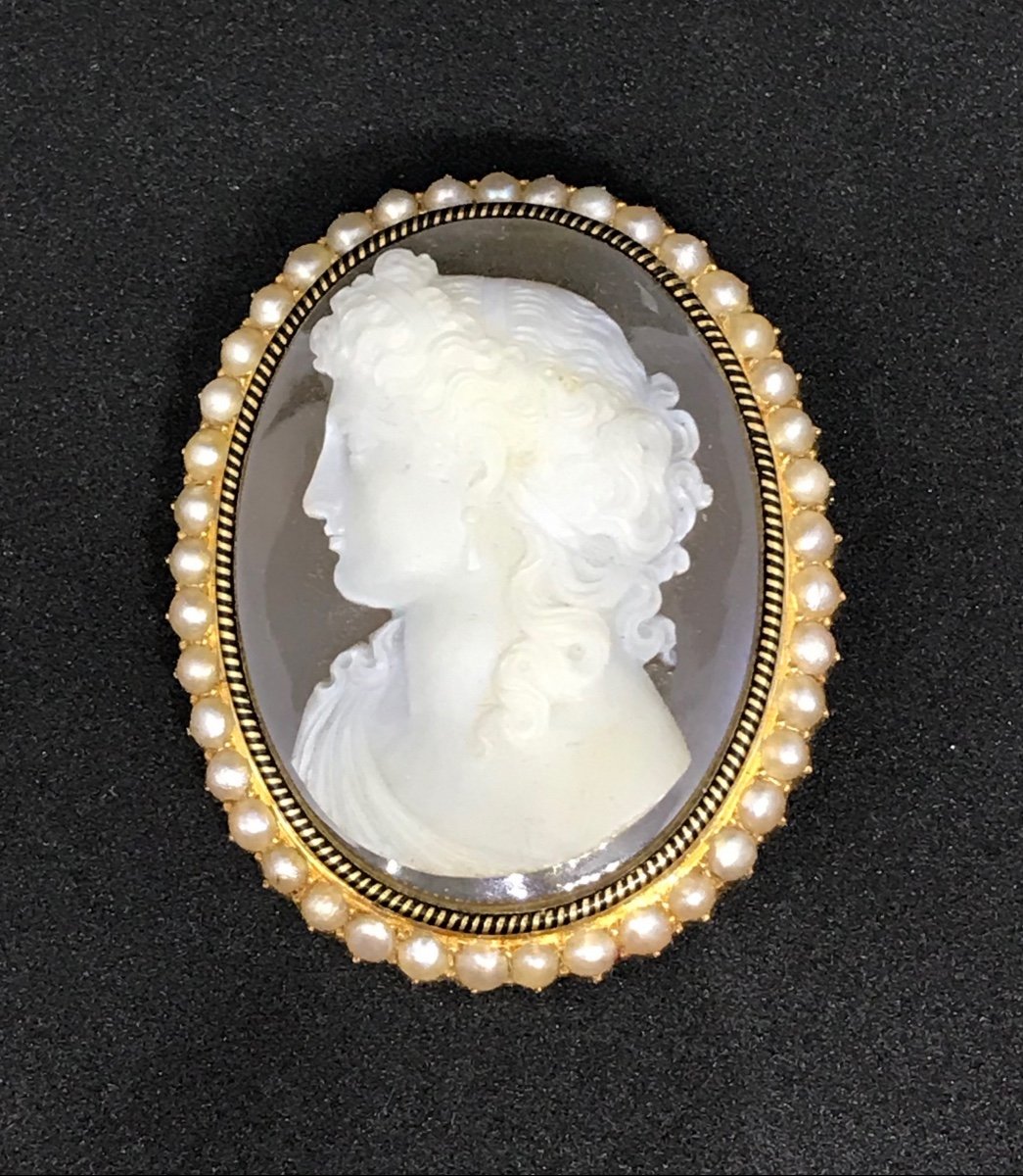 Broche Pendentif Sertie d'Un Camée, Or 18 Carats Et Perles Fines d'époque Napoléon III