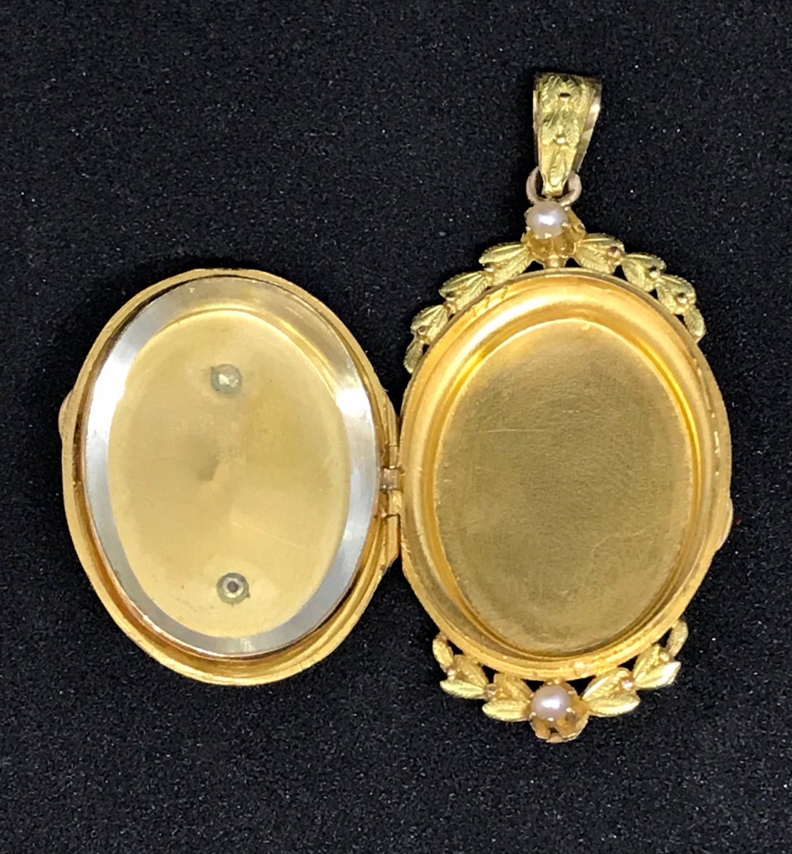 Pendentif Médaillon en deux tons d' Or Et Perles Fines d'époque deuxième moitié du XIXème siècle-photo-3