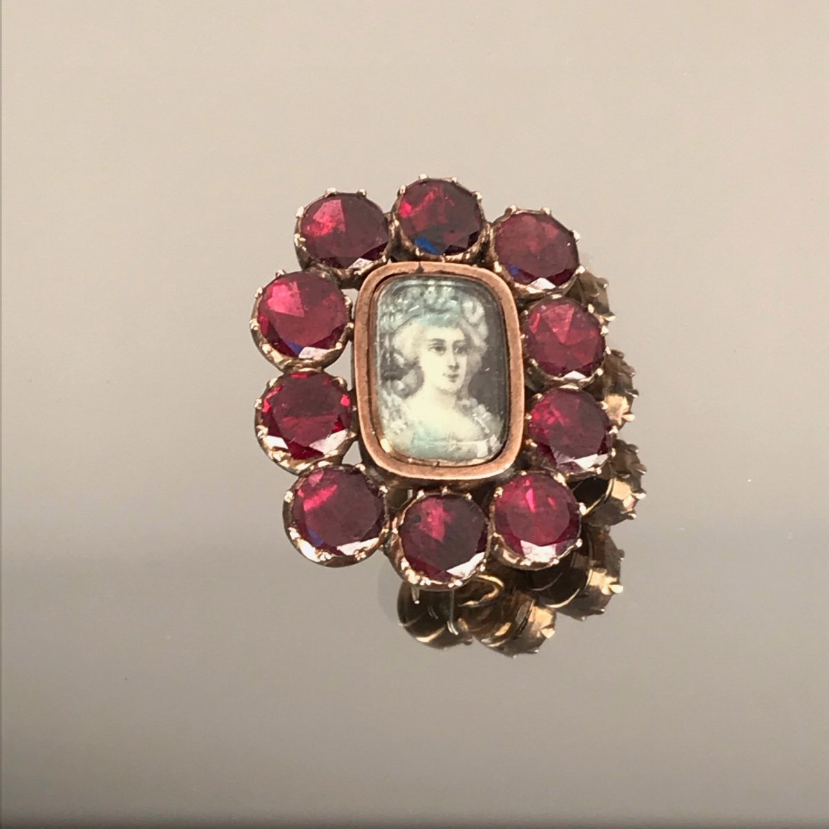 Brooch With Miniature Surrounded By Red Stones From The XIXth Century-photo-5