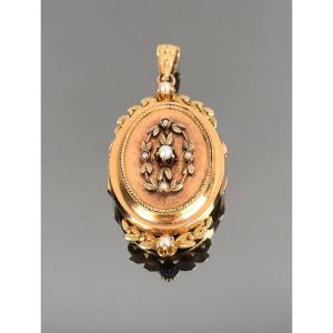 Pendentif Médaillon en deux tons d' Or Et Perles Fines d'époque deuxième moitié du XIXème siècle