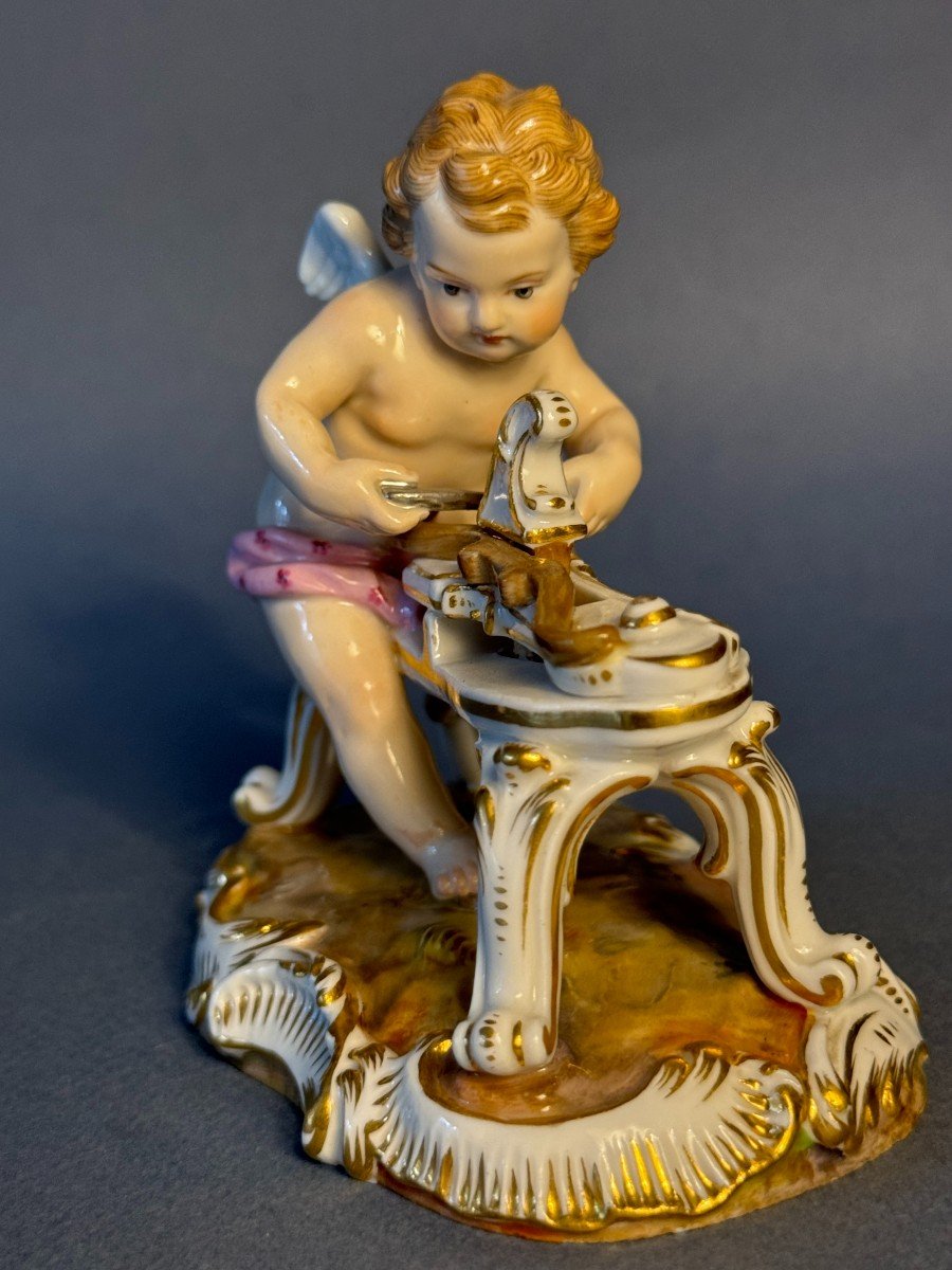 Meissen ‘l’Amour sculptant son arc’ Cupidon porcelaine N° C 61-photo-2