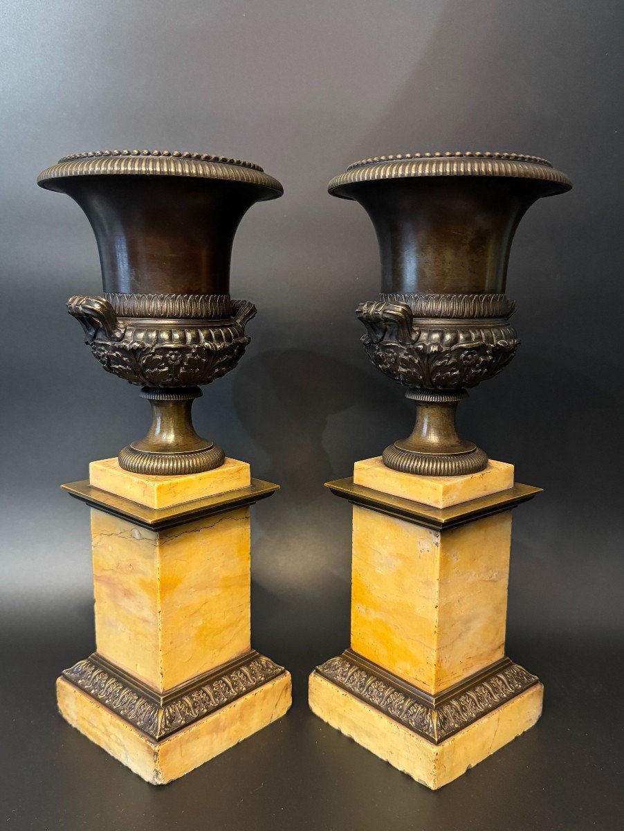 Paire de cassolettes Empire en bronze aux vases Medicis -photo-3