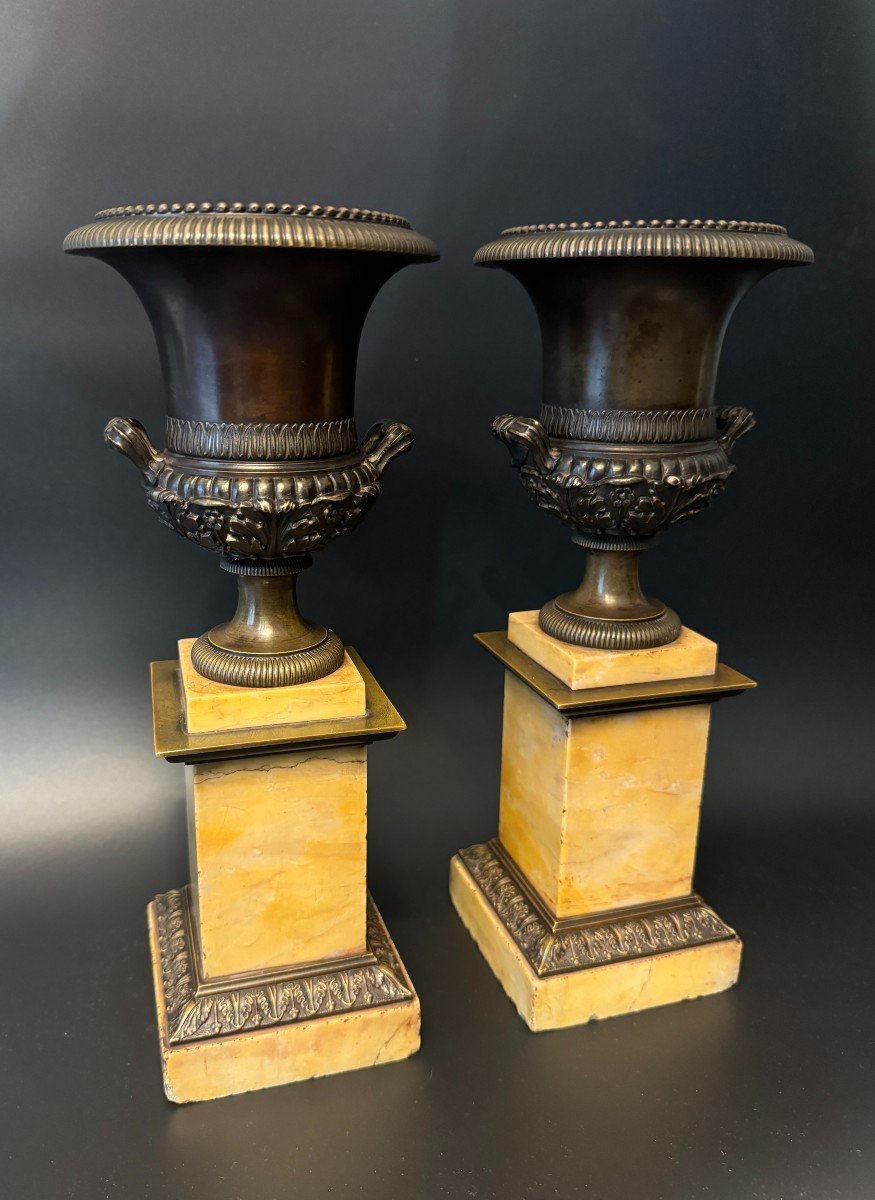 Paire de cassolettes Empire en bronze aux vases Medicis -photo-4