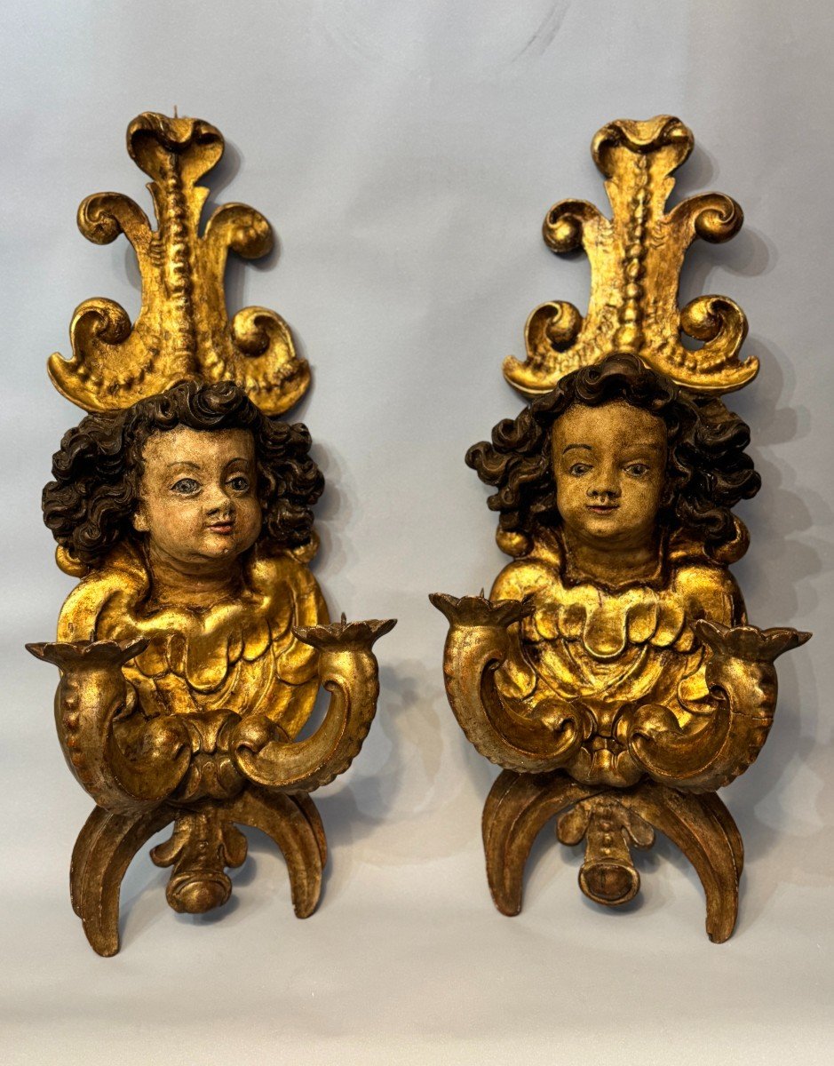 Grande paire d'appliques en bois sculpté doré aux amours (anges cupidons)-photo-3