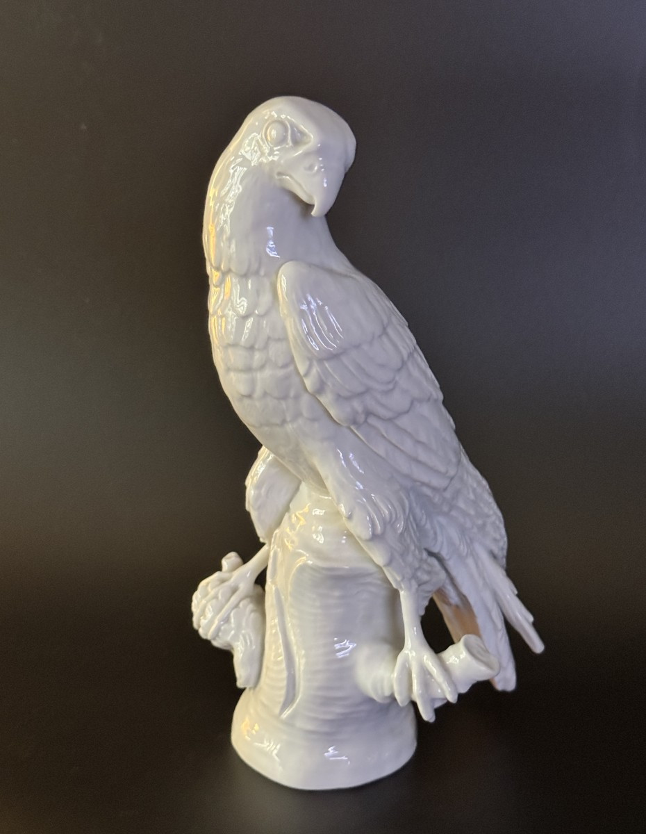 Berlin KPM Oiseau rapace (Faucon) en porcelaine H 24