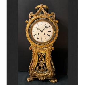 Cartel Clock In Carved And Gilded Wood, Italy 18th Century H 60cm
