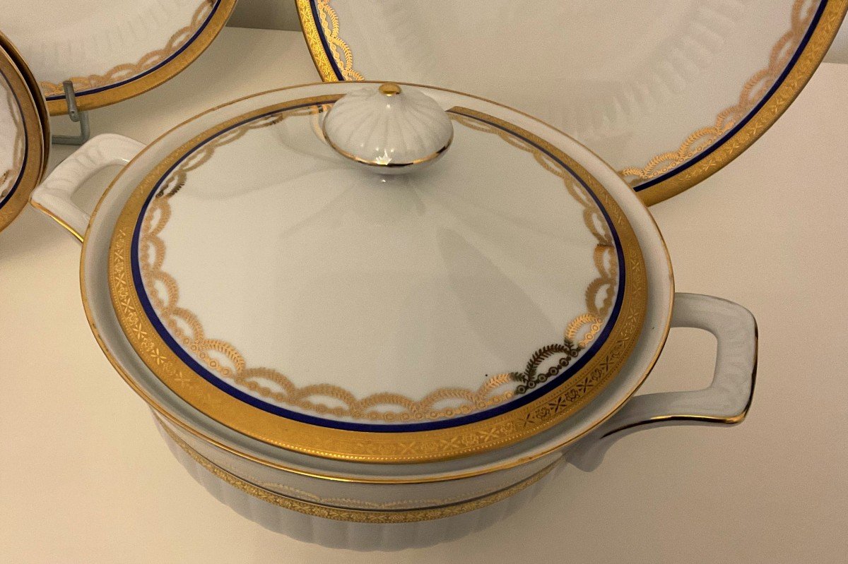 Porcelain Table And Coffee Service With Gold And Blue Decor-photo-3