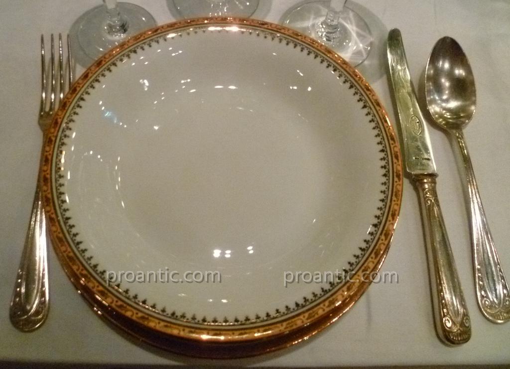 Service De Table En Porcelaine De Limoges-photo-6