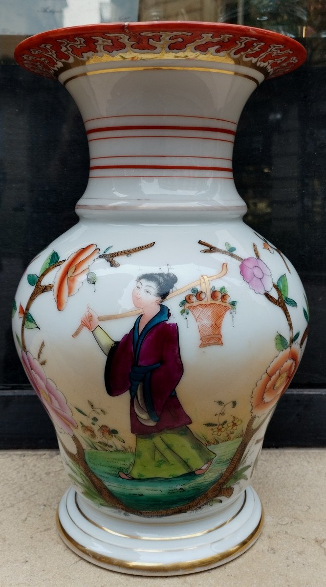 Baluster Vase In Bayeux Porcelain Decorated With A Chinese Flower Bearer-photo-2