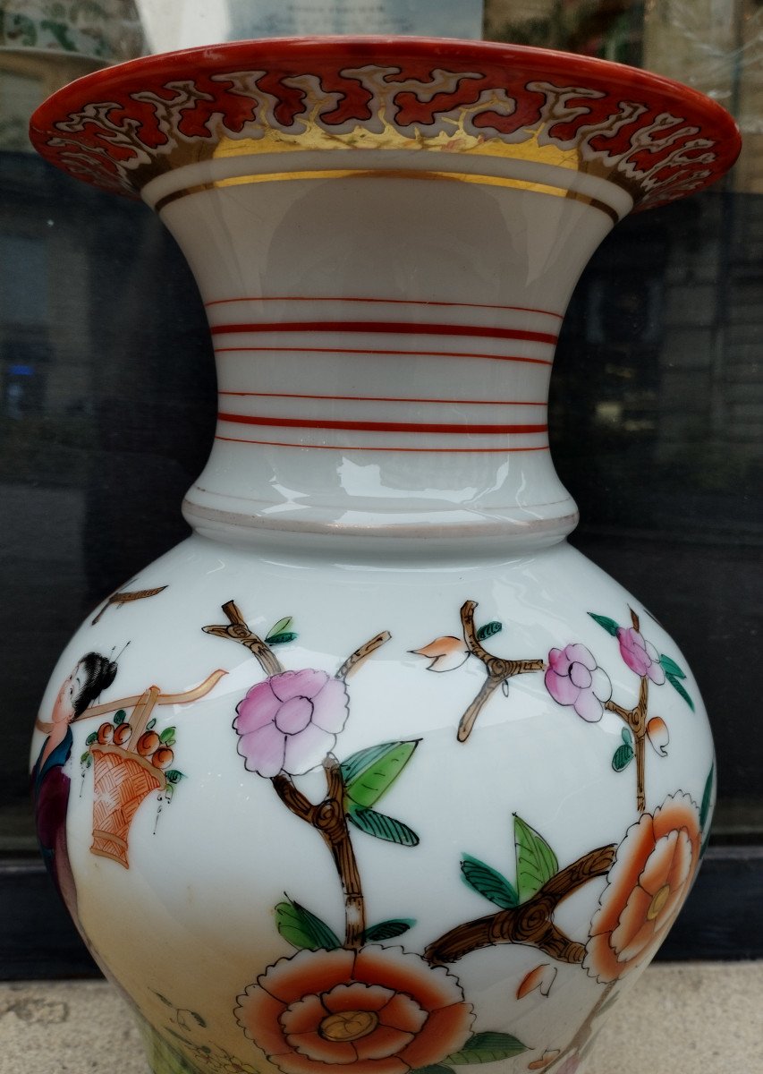 Baluster Vase In Bayeux Porcelain Decorated With A Chinese Flower Bearer-photo-4