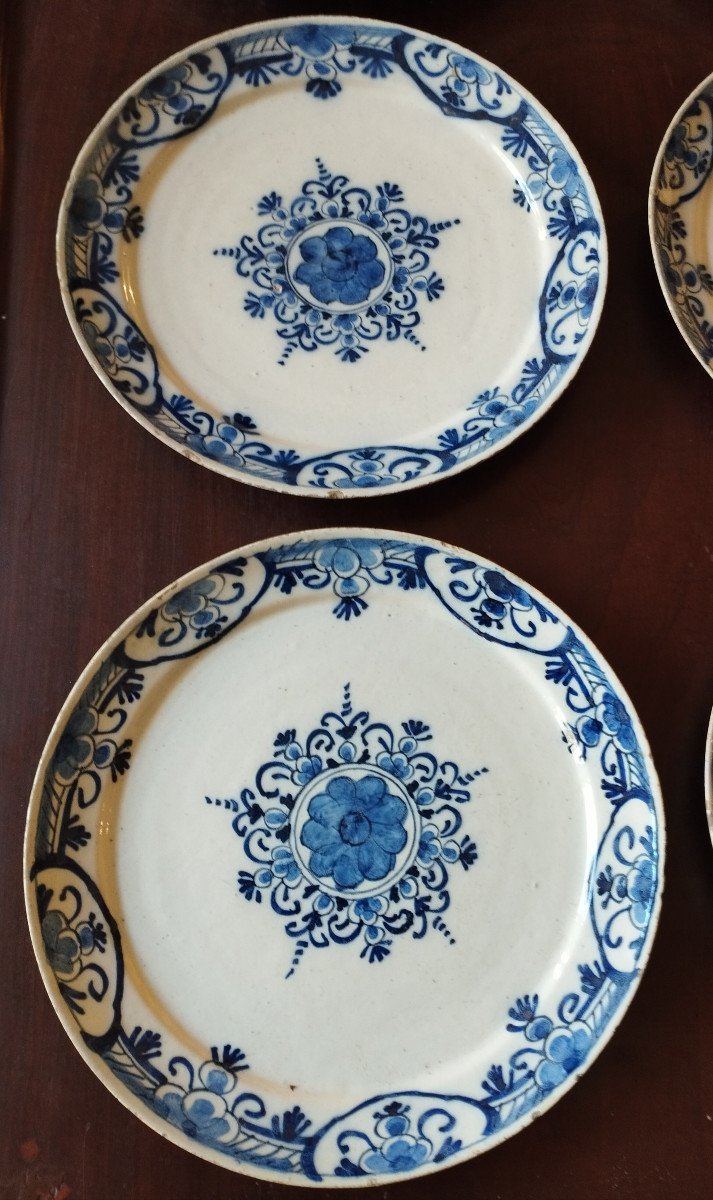 Delft 6 Assiettes en faïence a décor floral en camaïeu de bleu  XVIII-photo-4