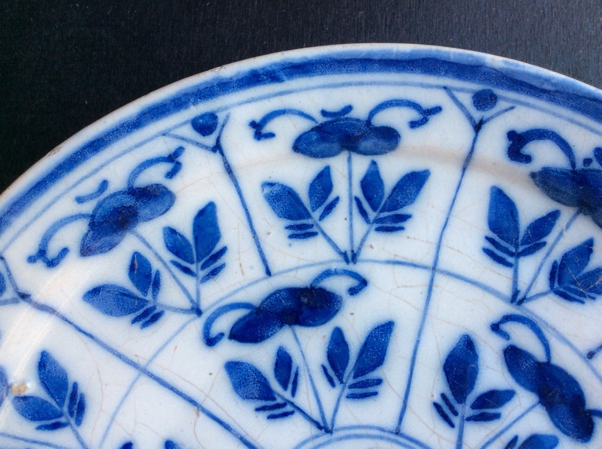 Delft 2 Assiettes en faïence a décor floral en camaïeu de bleu  XVIII-photo-4