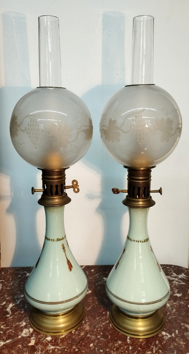 Pair Of 19th Century Porcelain Oil Lamps-photo-2