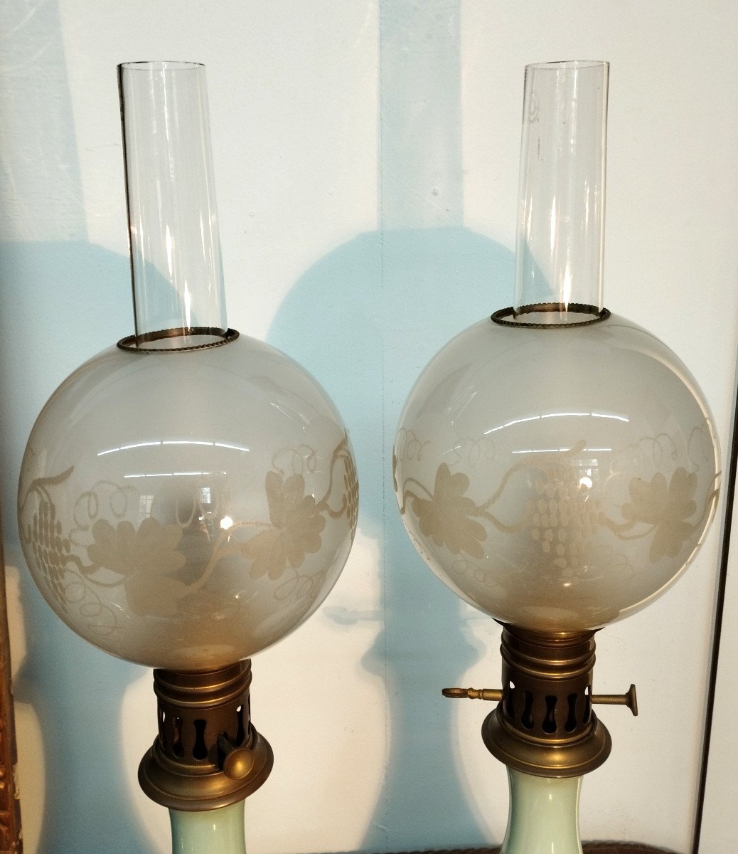 Pair Of 19th Century Porcelain Oil Lamps-photo-2