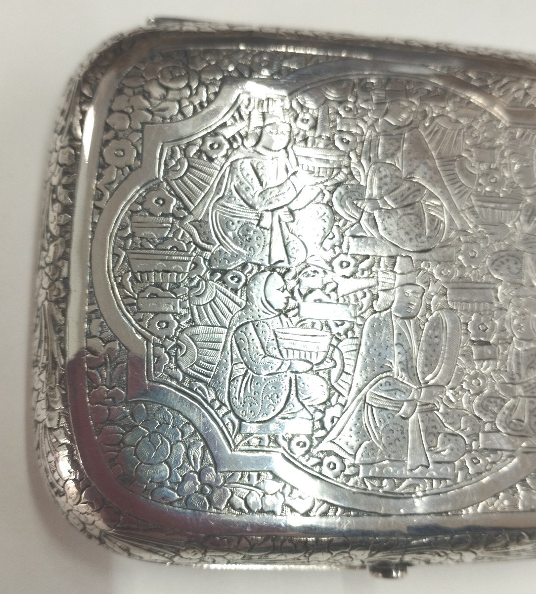 Silver Cigarette Case With Oriental Decor-photo-2