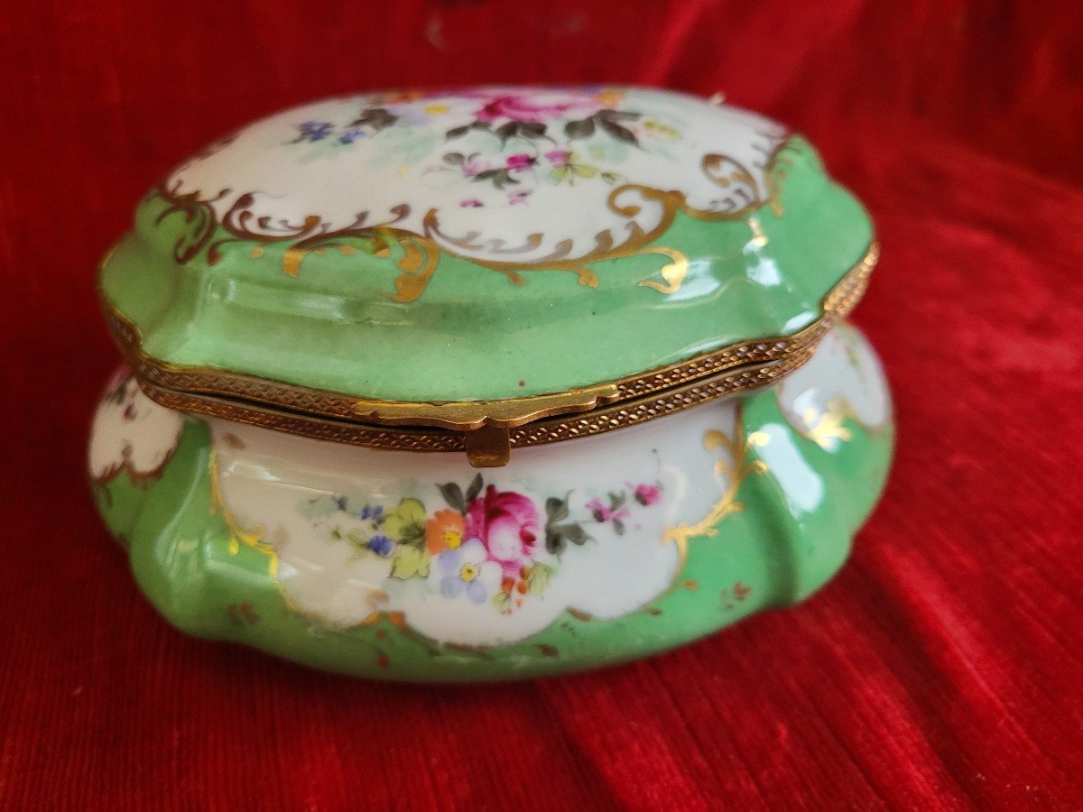 Large Porcelain Box With Gilded Bronze Frame, 19th Century -photo-7