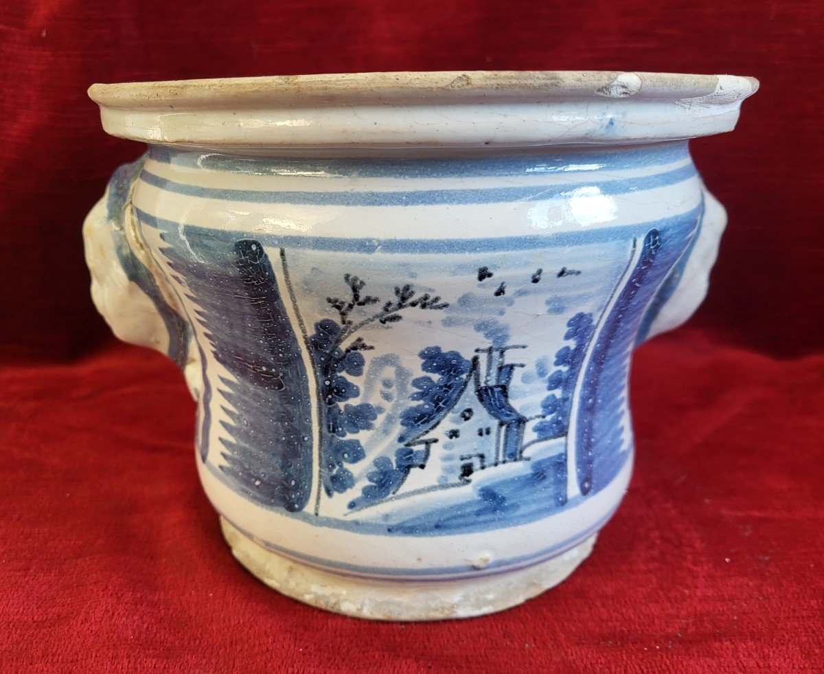 Cache-pot  Faience  De Nevers époque XVIII E 