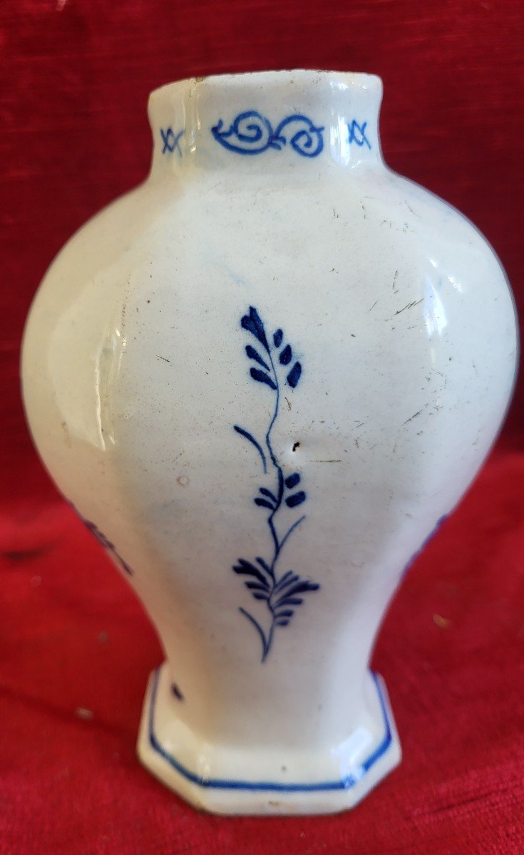 Small Delft Faience Vase From The 18th Century -photo-2