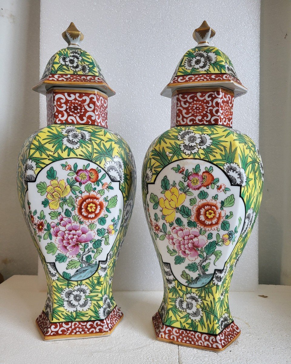 Pair Of Covered Porcelain Vases Paris Samson Late 19th Century 